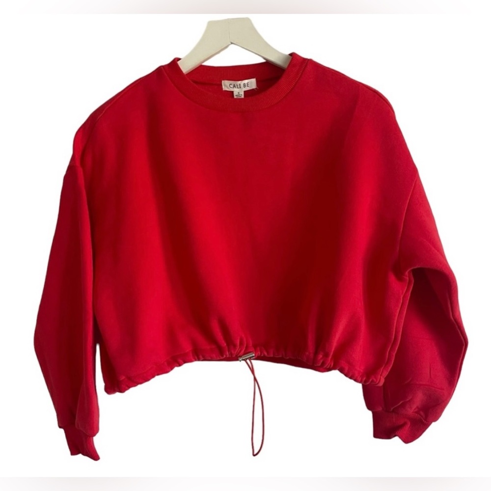 NWT Cali Be Red Cropped
Cinched Hooded Sweatshirt large